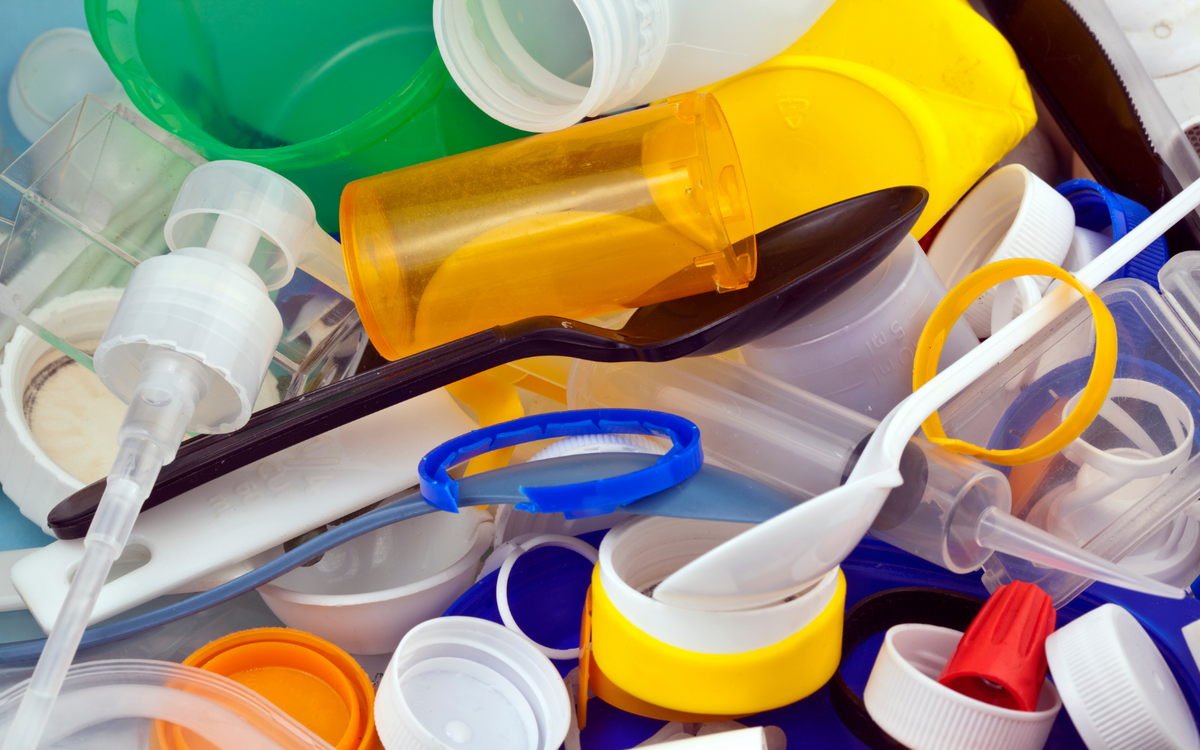 Why You Should Choose Plastic-Free Packaging for Your Cleaning Product